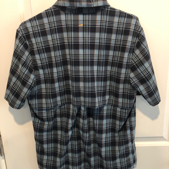 Altra tech snap button up - Picture 2 of 3